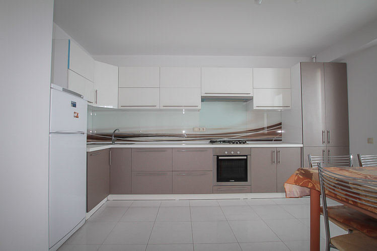 Roses Valley Apartment is a 3 rooms apartment for rent in Chisinau, Moldova